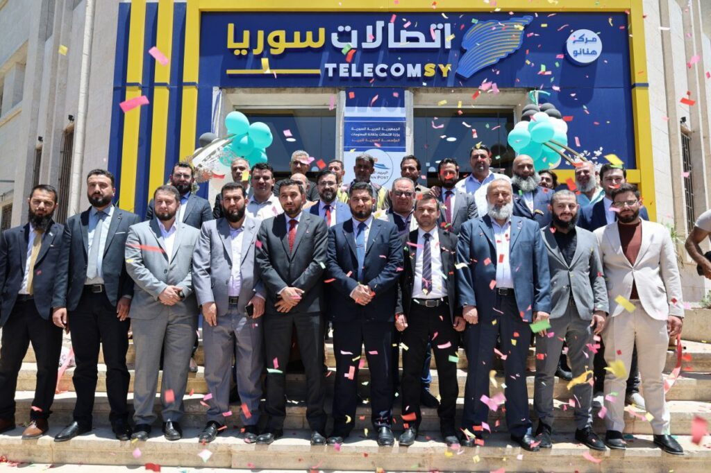 محافظ إدلب يفتتح مديرية البريد في خطوة نوعية لتعزيز البنية الخدمية والاتصالية في المحافظة