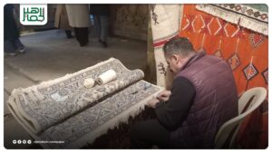 إبرة وخيط.. حكاية عشق مع حرفة السجاد اليدوي في حلب