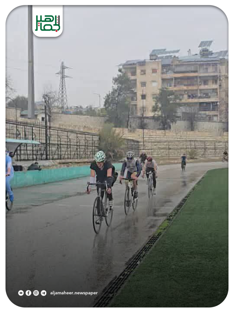 أكثر من 50 لاعبا يتنافسون في بطولة الدواثلون بحلب وسط أجواء تنافسية مميزة 